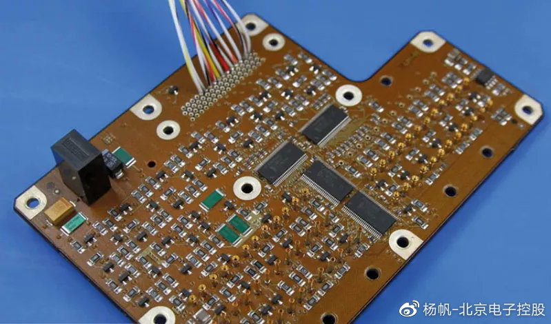 世界首块10层3D打印PCB电路板